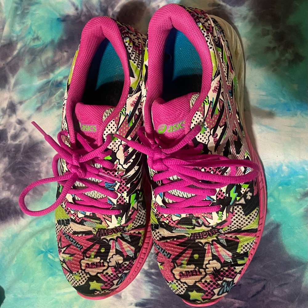 ASICS fuzegel new York marathon theme shoes…good used condition